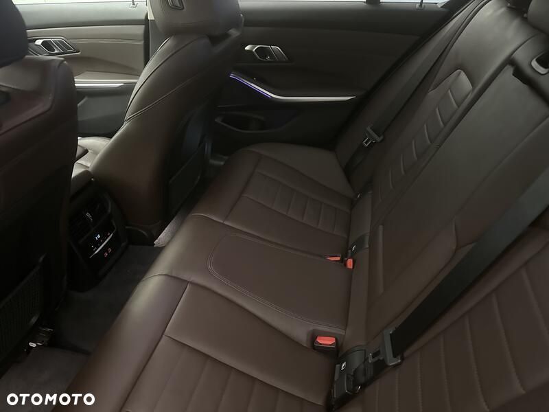 BMW Seria 3 318i - 19