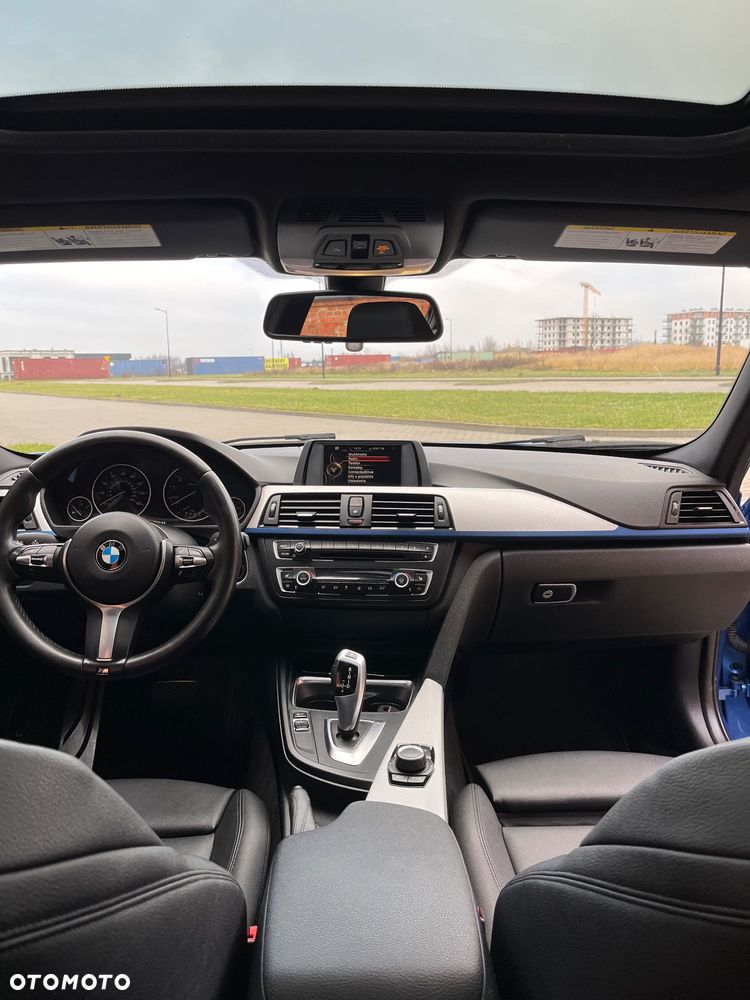 BMW Seria 3 335xi - 10