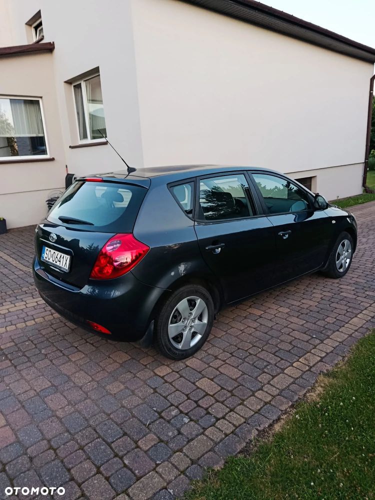 Kia Ceed - 6