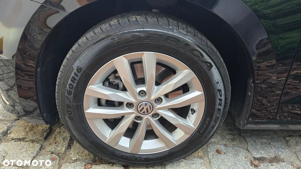 Volkswagen Touran 1.6 TDI SCR BlueMotion Technology DSG Trendline - 12
