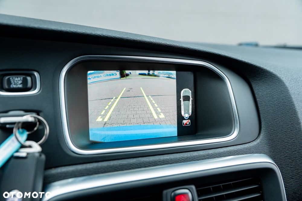 Volvo V40 D4 Geartronic RDesign - 34