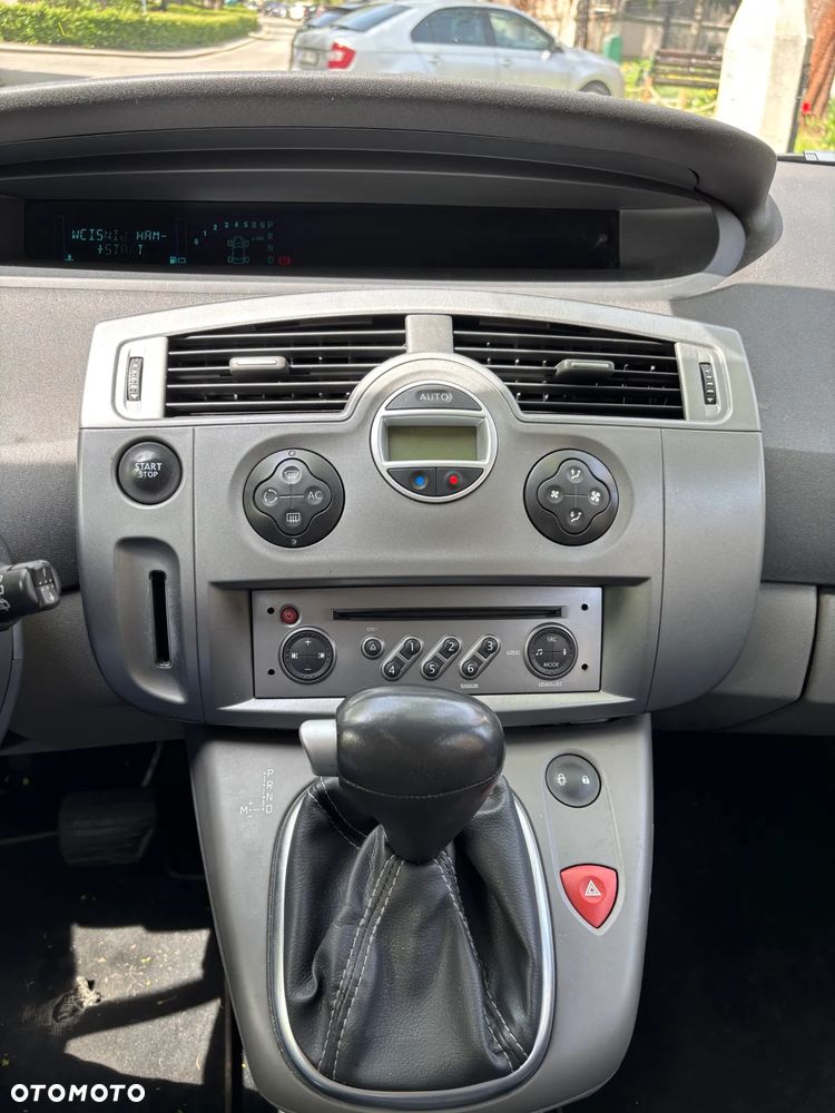 Renault Scenic 2.0 16V Privilege - 19