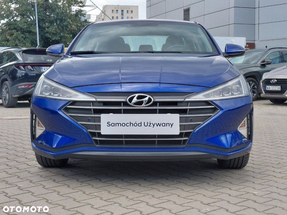 Hyundai Elantra - 2