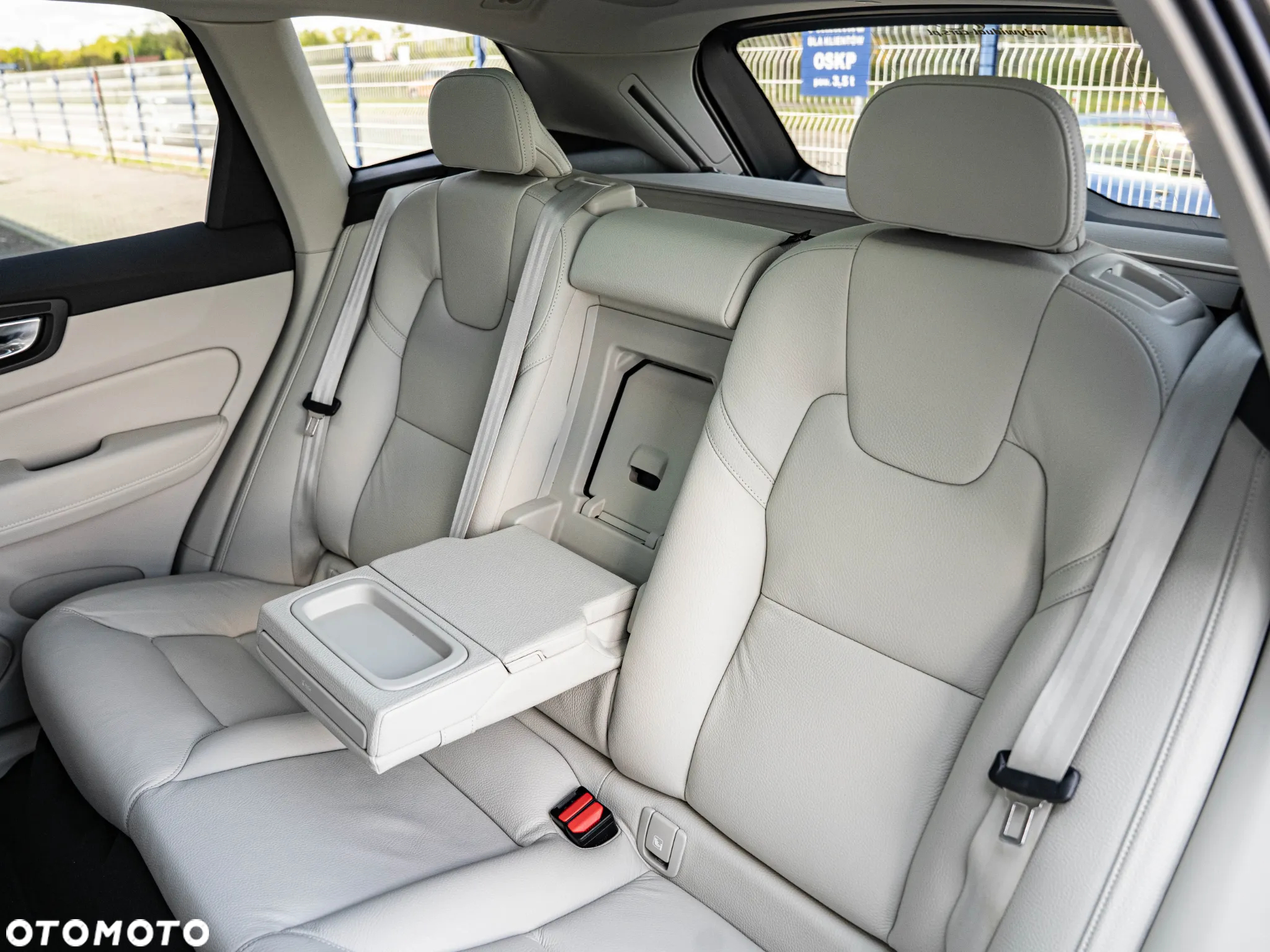 Volvo XC 60 T8 AWD Recharge Geartronic Inscription - 28