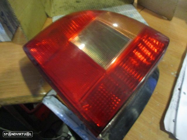 Farol Tras STOP1819 TOYOTA COROLLA 2004 5P TE - 3