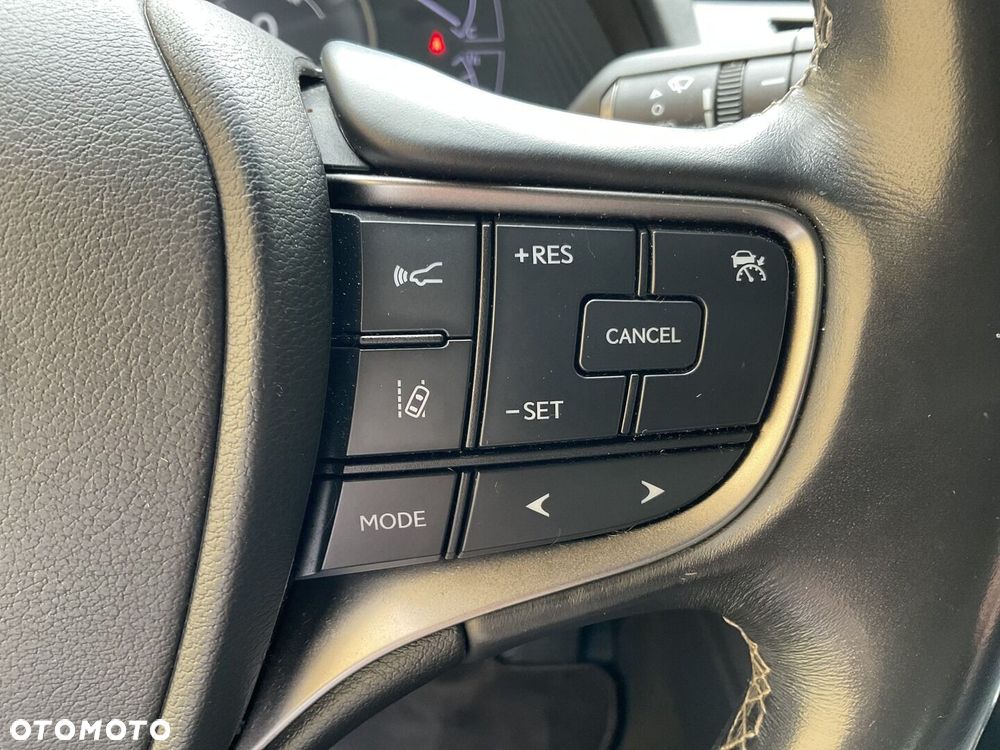 Lexus UX - 23