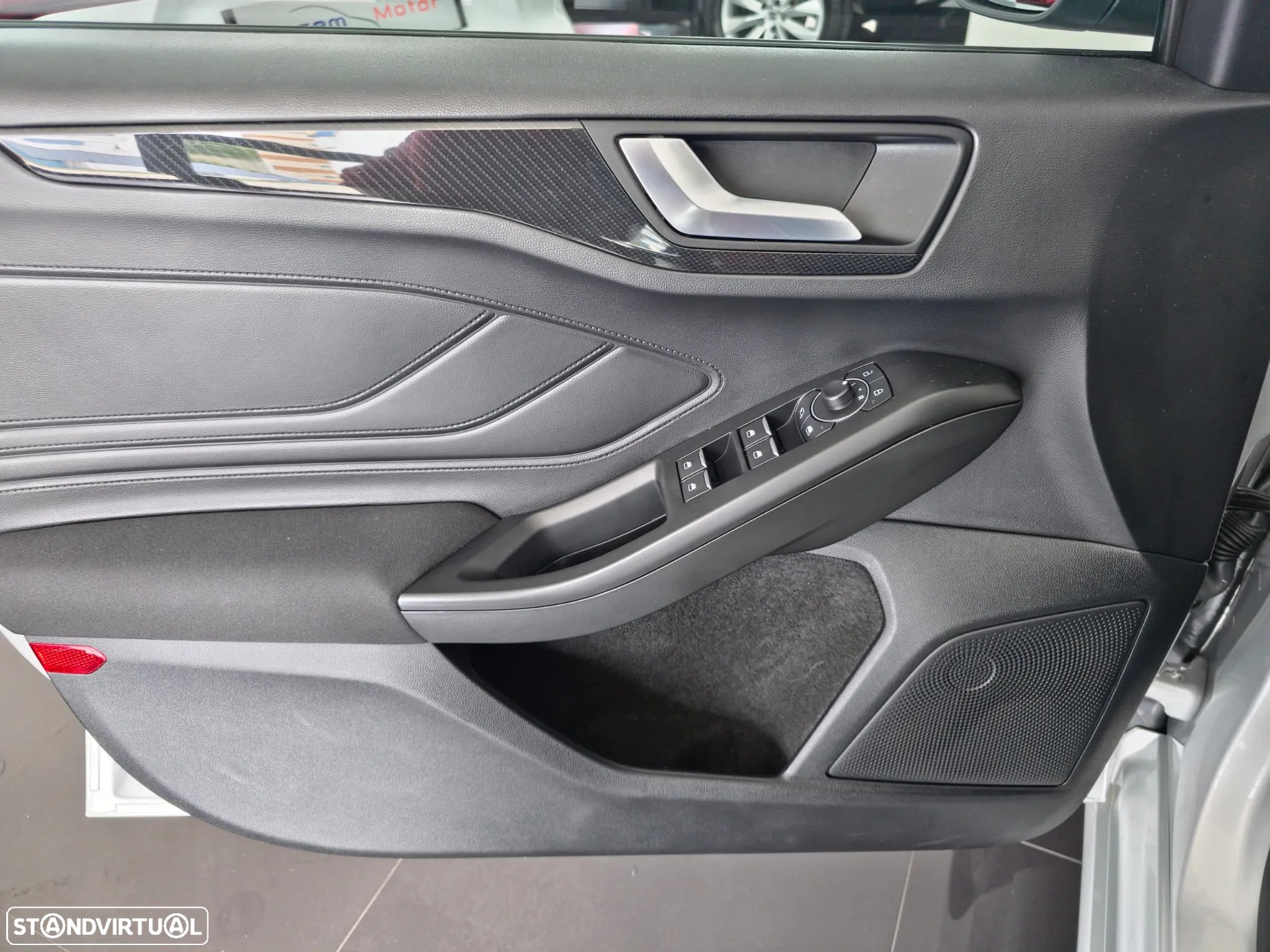 Ford Focus SW 1.0 EcoBoost MHEV ST-Line - 11