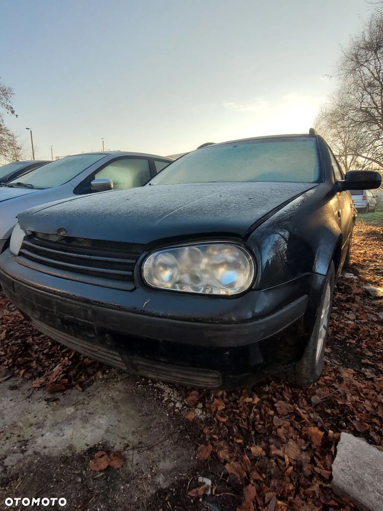 Części- Volkswagen golf variant kombi  Pojemność: 1896  Moc: 74kW  Rok: 2002  Diesel - 1