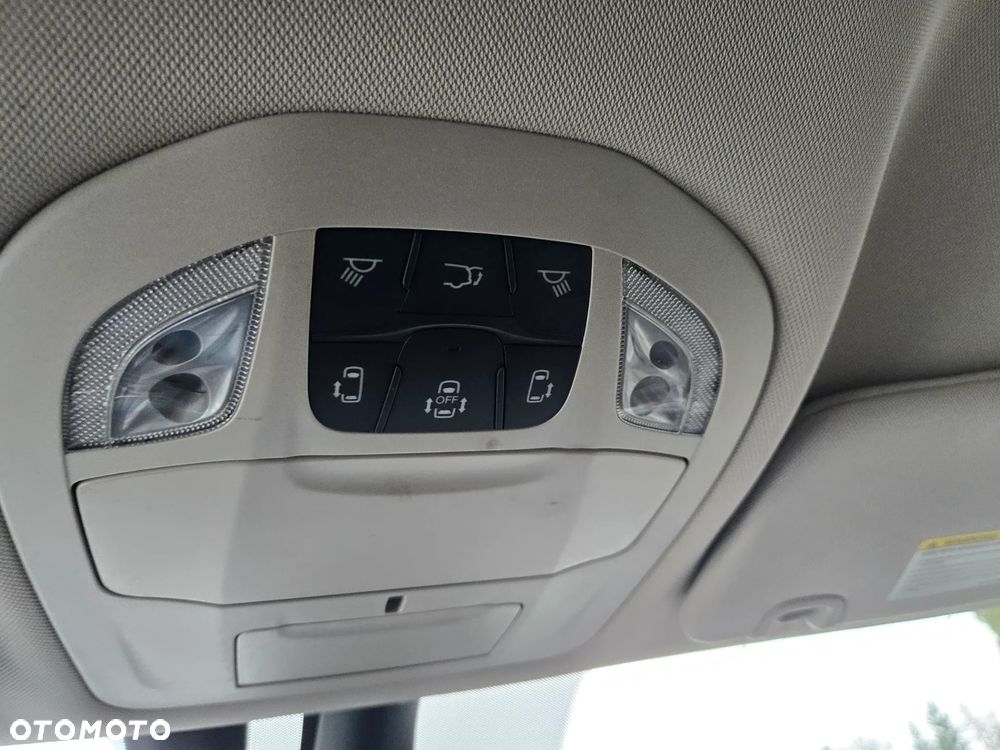 Chrysler Pacifica - 28