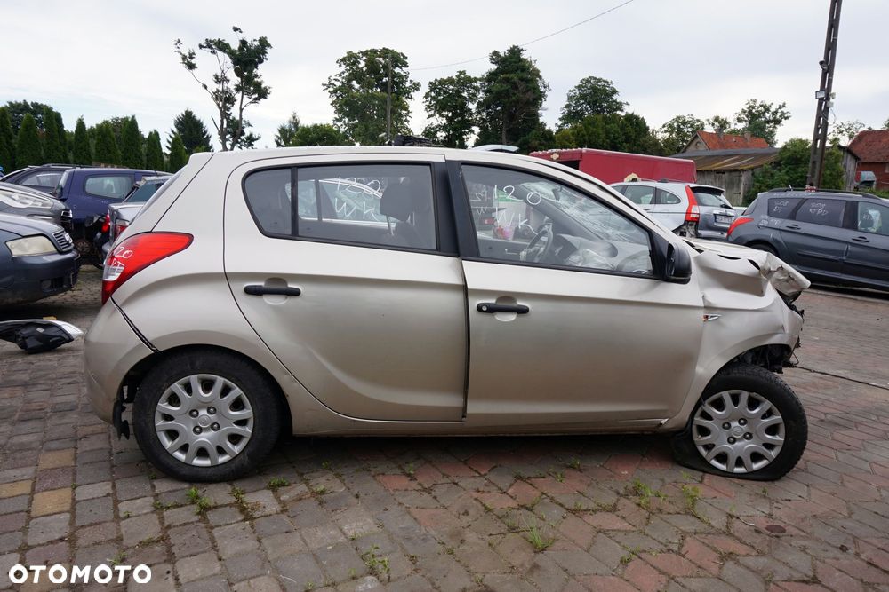 HYUNDAI I20 I 5D HB 2011 WK 1.2 16V G4LA 77KM MA177 BEŻOWY na części - 6