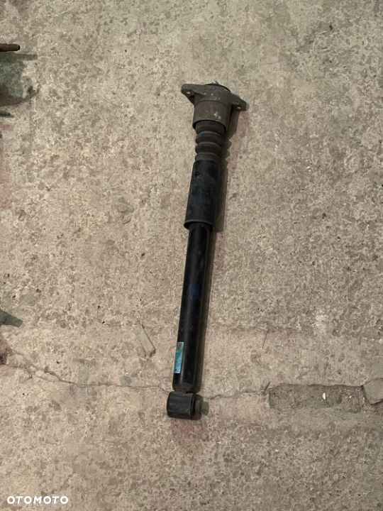 Amortyzator tył prawy lewy Skoda Superb 814901556277 - 2