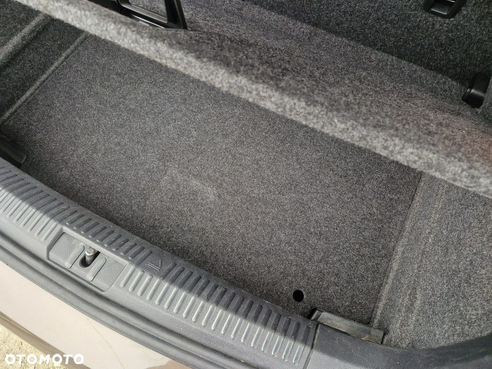 Volkswagen Polo 1.4 16V Comfortline Optimum - 23