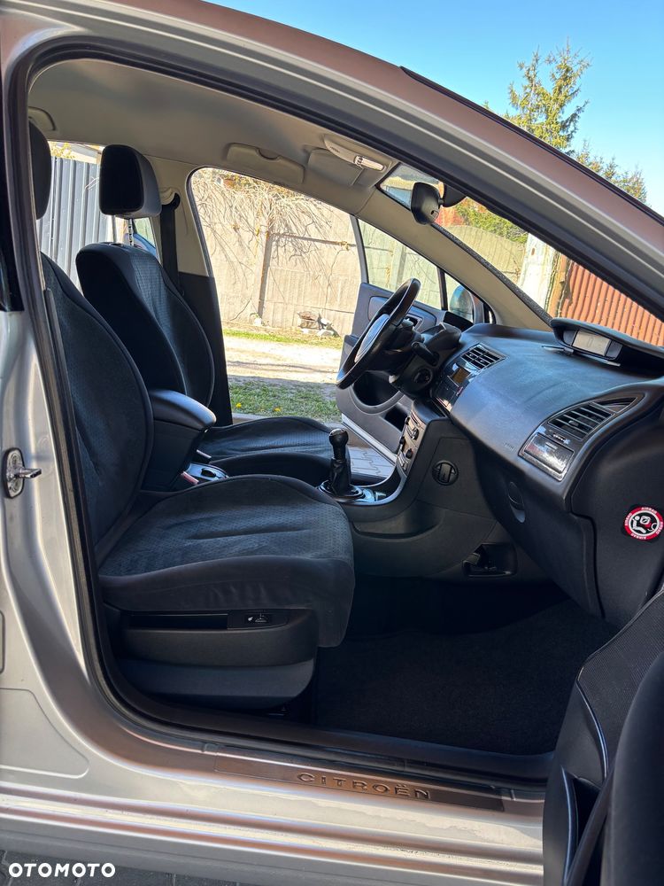 Citroën C4 1.6 16V Exclusive - 11