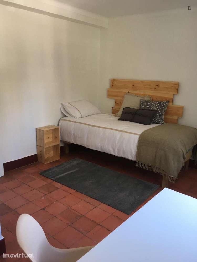 Quarto - localizado em Oeiras Lisbon - Grande imagem: 5/23