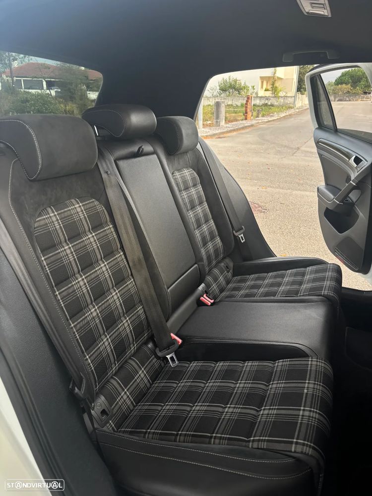 VW Golf 2.0 TDi GTD - 10