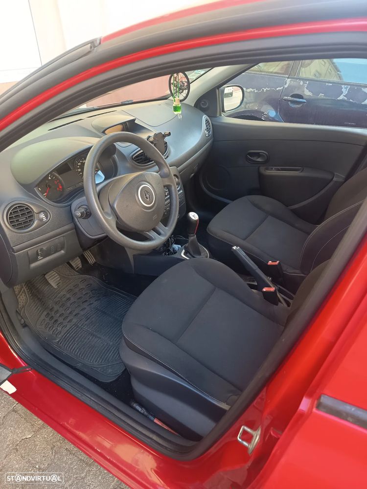 Renault Clio - 9