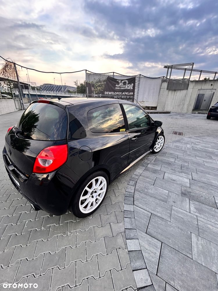 Renault Clio 2.0 16V Sport - 12