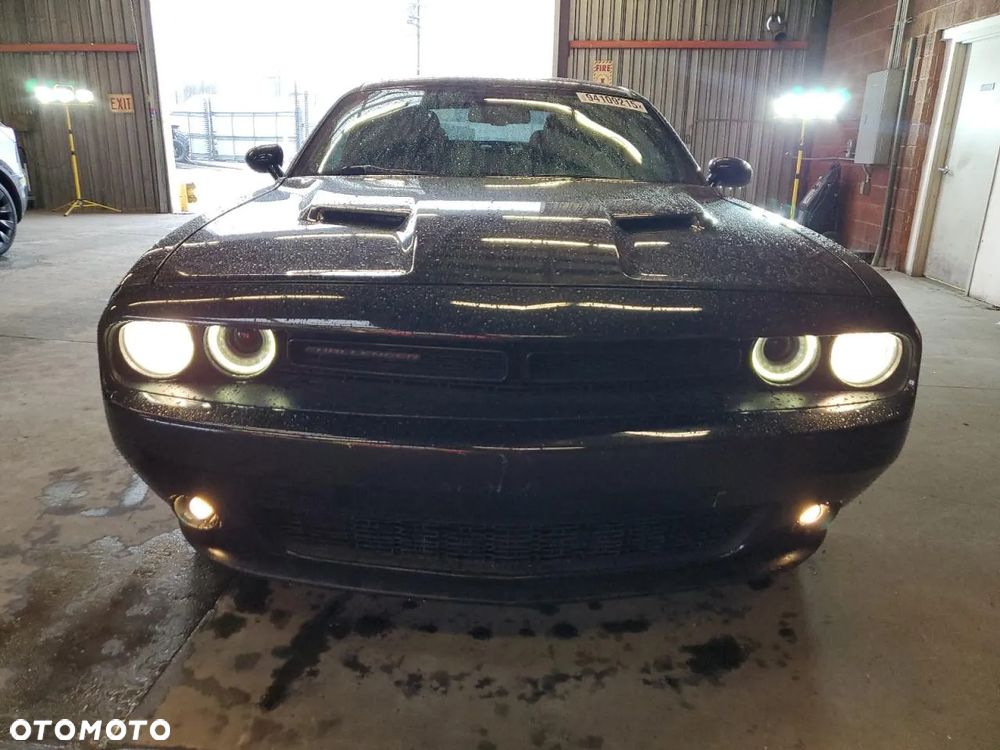 Dodge Challenger - 5