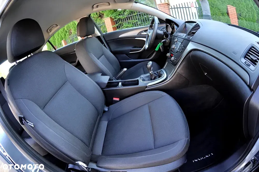 Opel Insignia 1.8 - 12