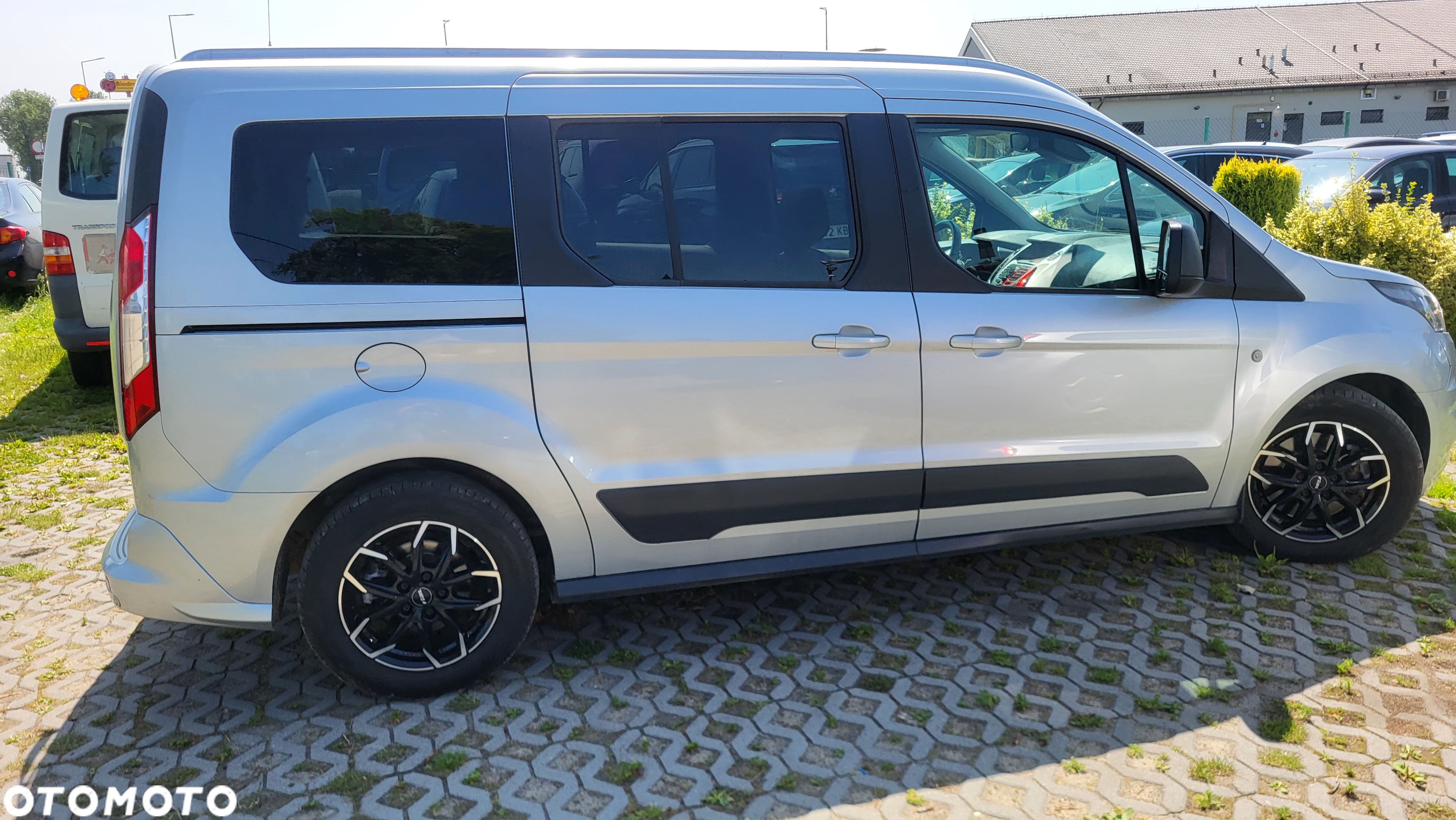 Ford Tourneo Connect Grand - 14