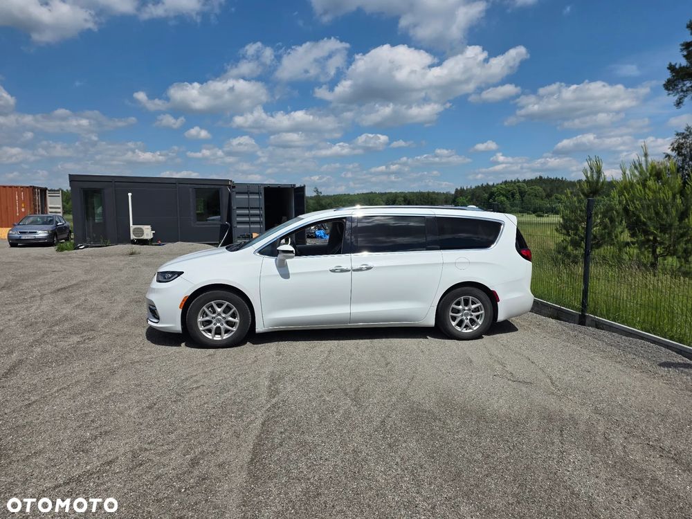 Chrysler Pacifica - 17