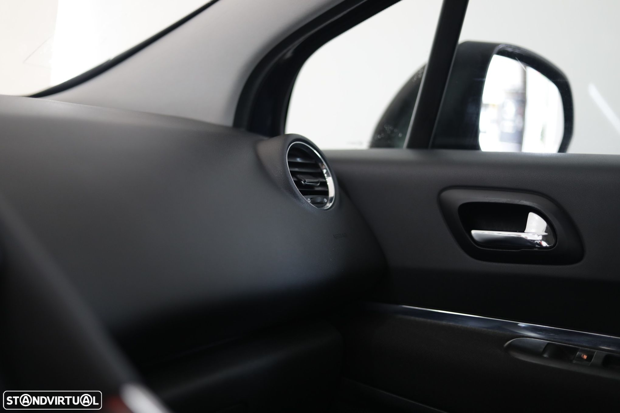 Peugeot 3008 1.6 e-HDi Executive CMP6 - 18