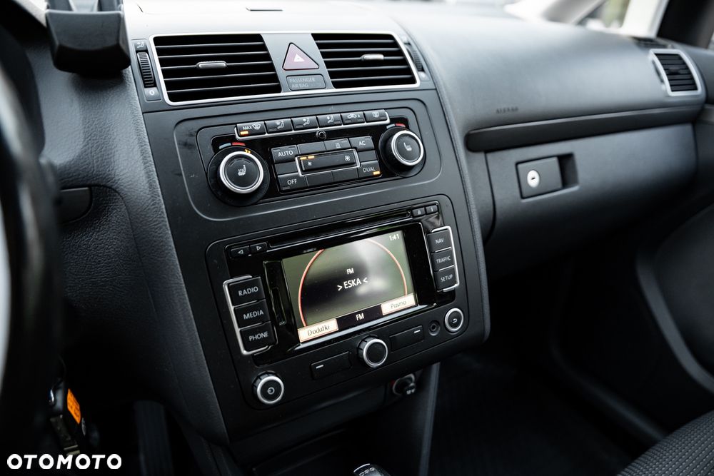 Volkswagen Touran 2.0 TDI DPF DSG Highline - 27