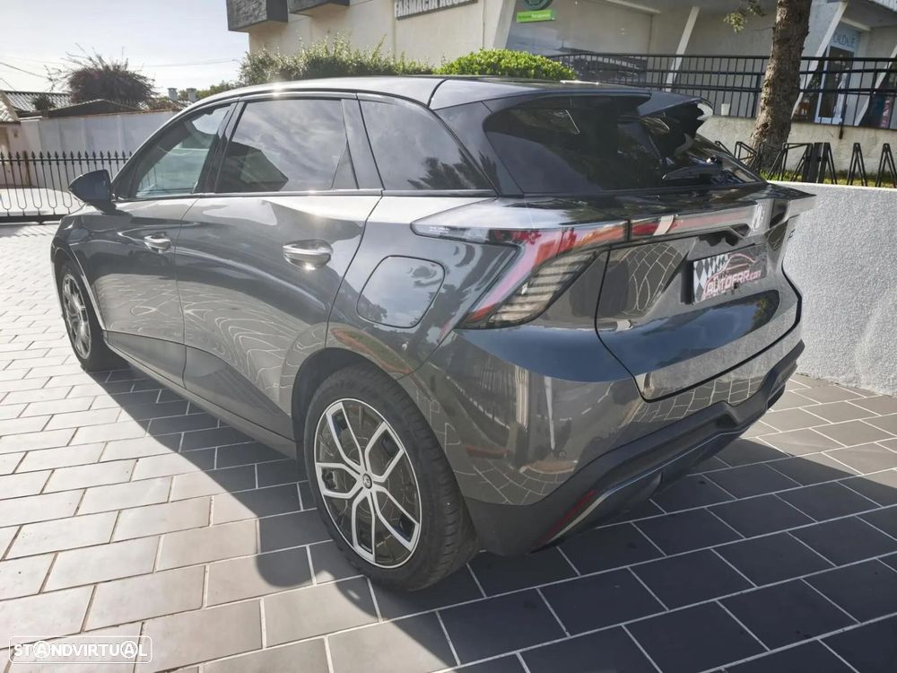 MG MG4 64 kWh Luxury - 25