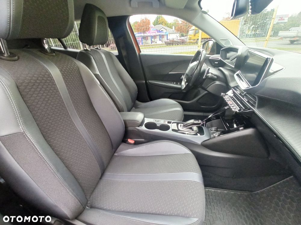 Peugeot 2008 - 11