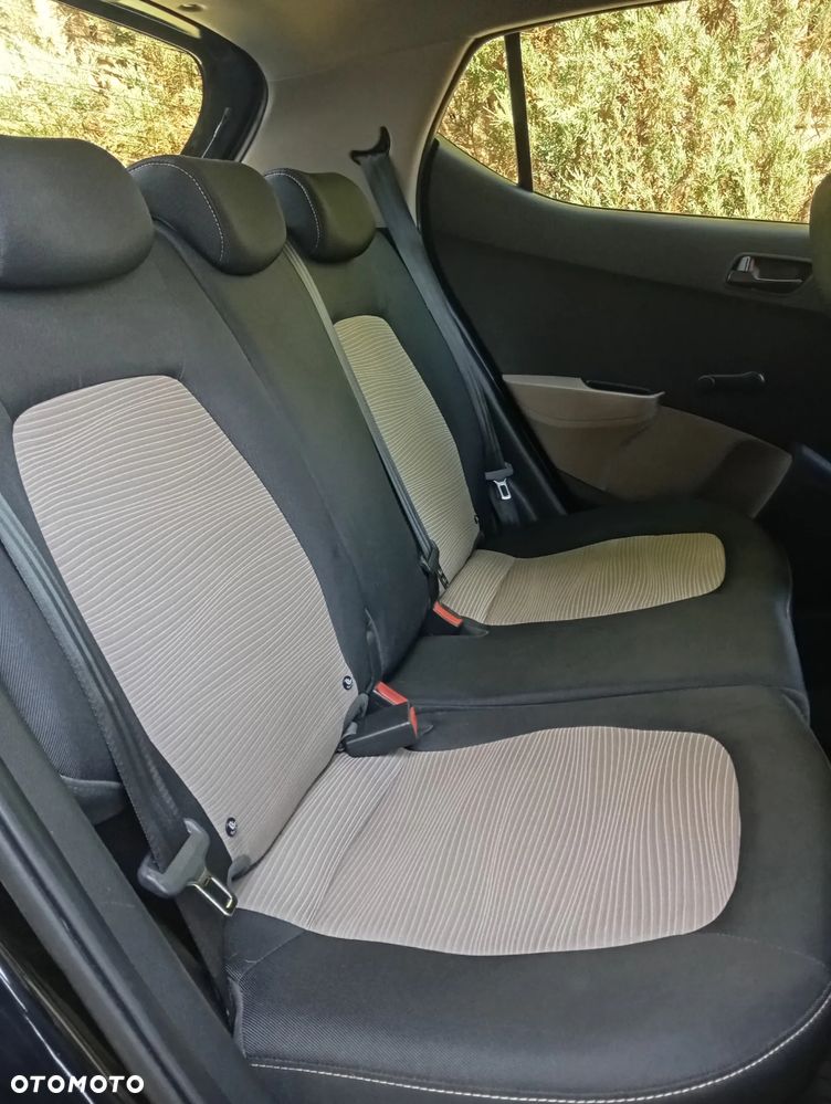 Hyundai i10 - 12
