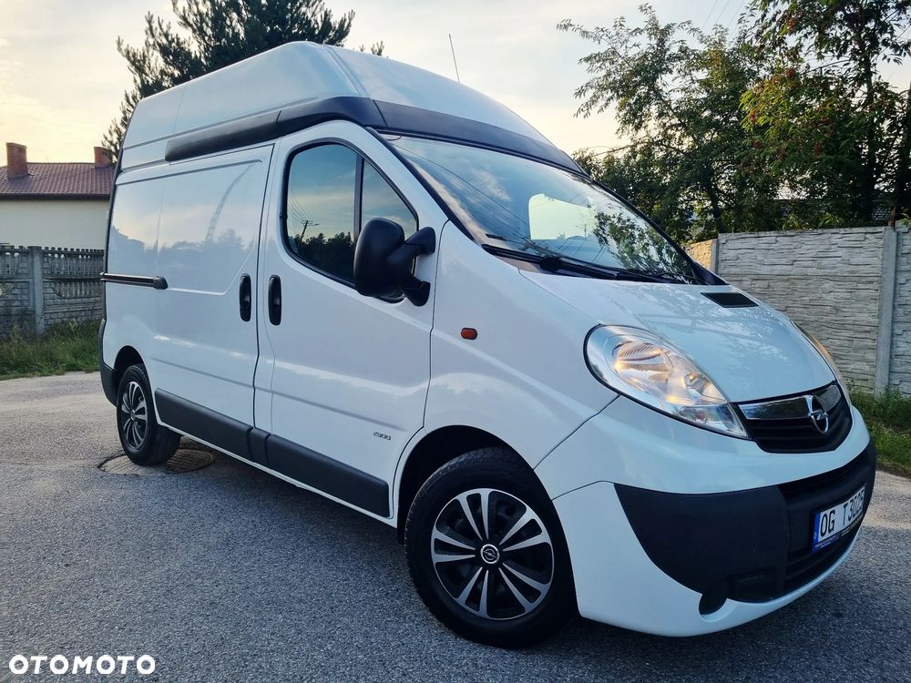 Opel Vivaro - 1