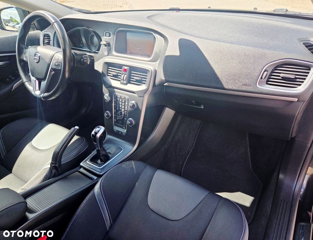 Volvo V40 D2 Momentum - 32