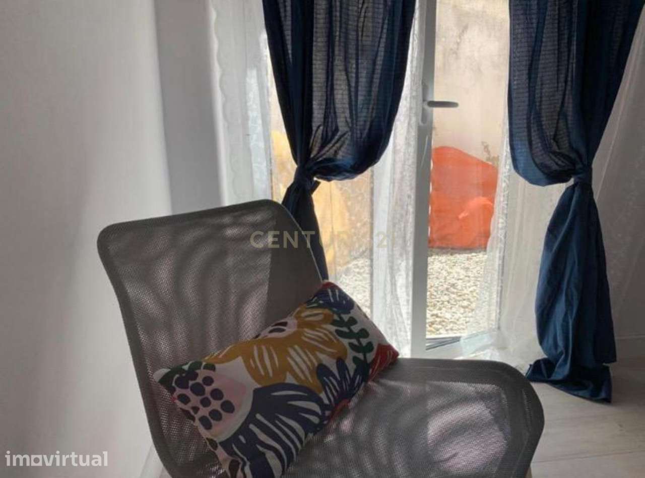 Apartamento T3 + 1 com Licença de Alojamento Local – Estrela/Campo de - Grande imagem: 2/32