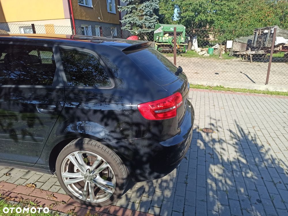 Audi A3 Sportback 2.0 TDI DPF quattro Ambition - 4