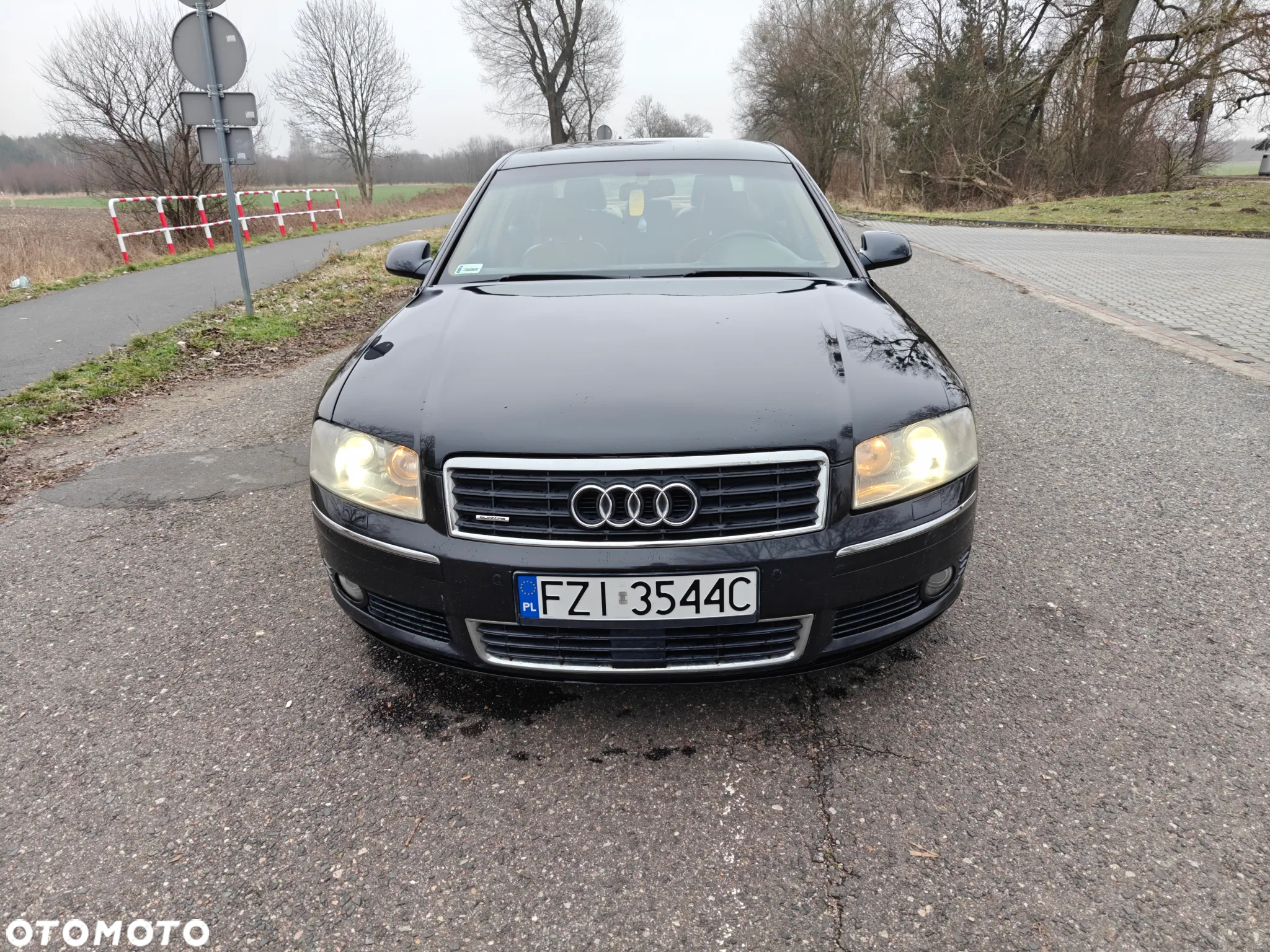 Audi A8 4.2 Quattro - 9