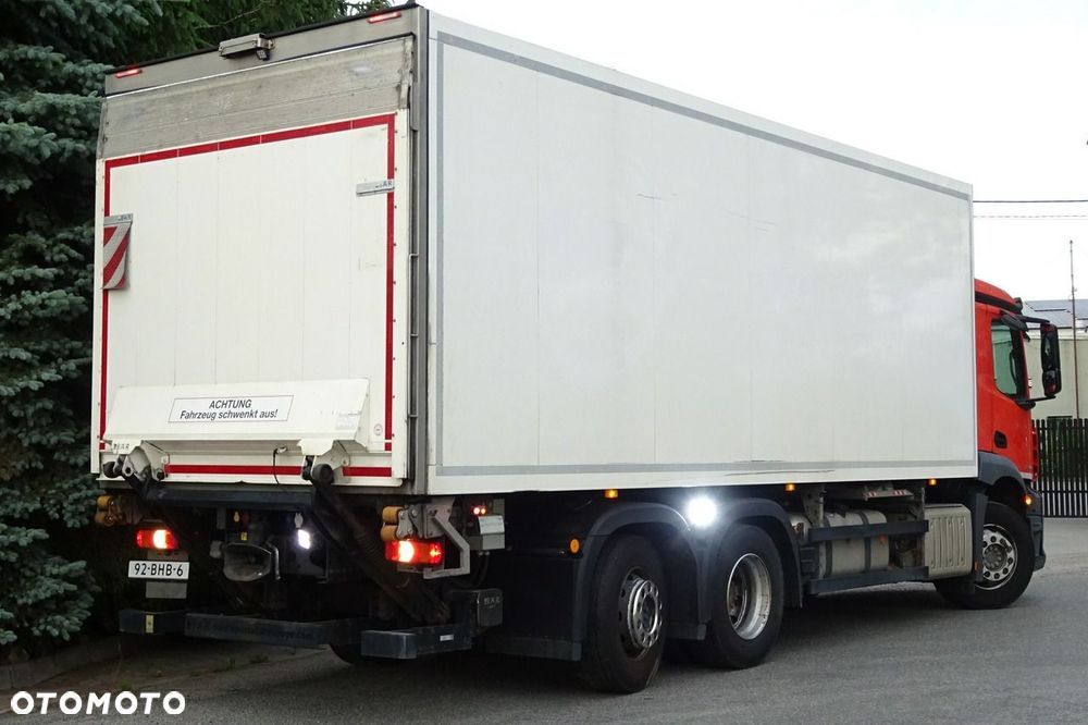 Mercedes-Benz Antos 2840 sypialna euro 6 kontener chłodnia 18 palet 3 osie - 33