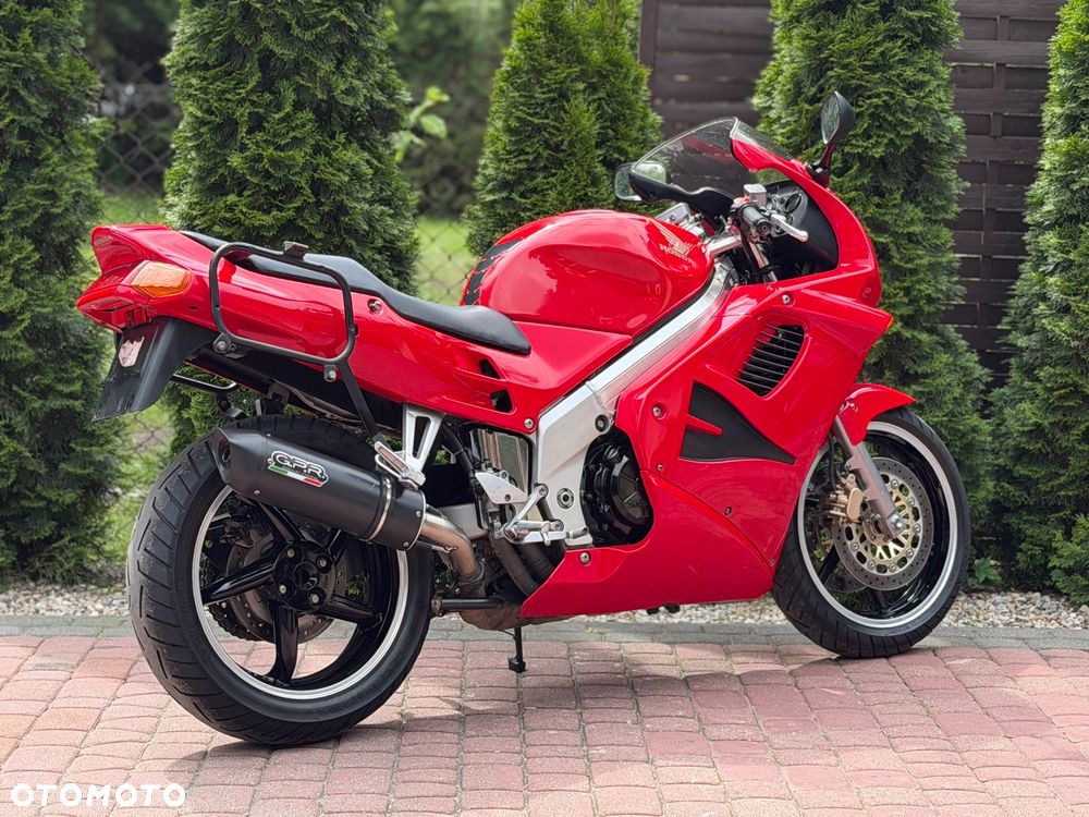 Honda VFR - 4