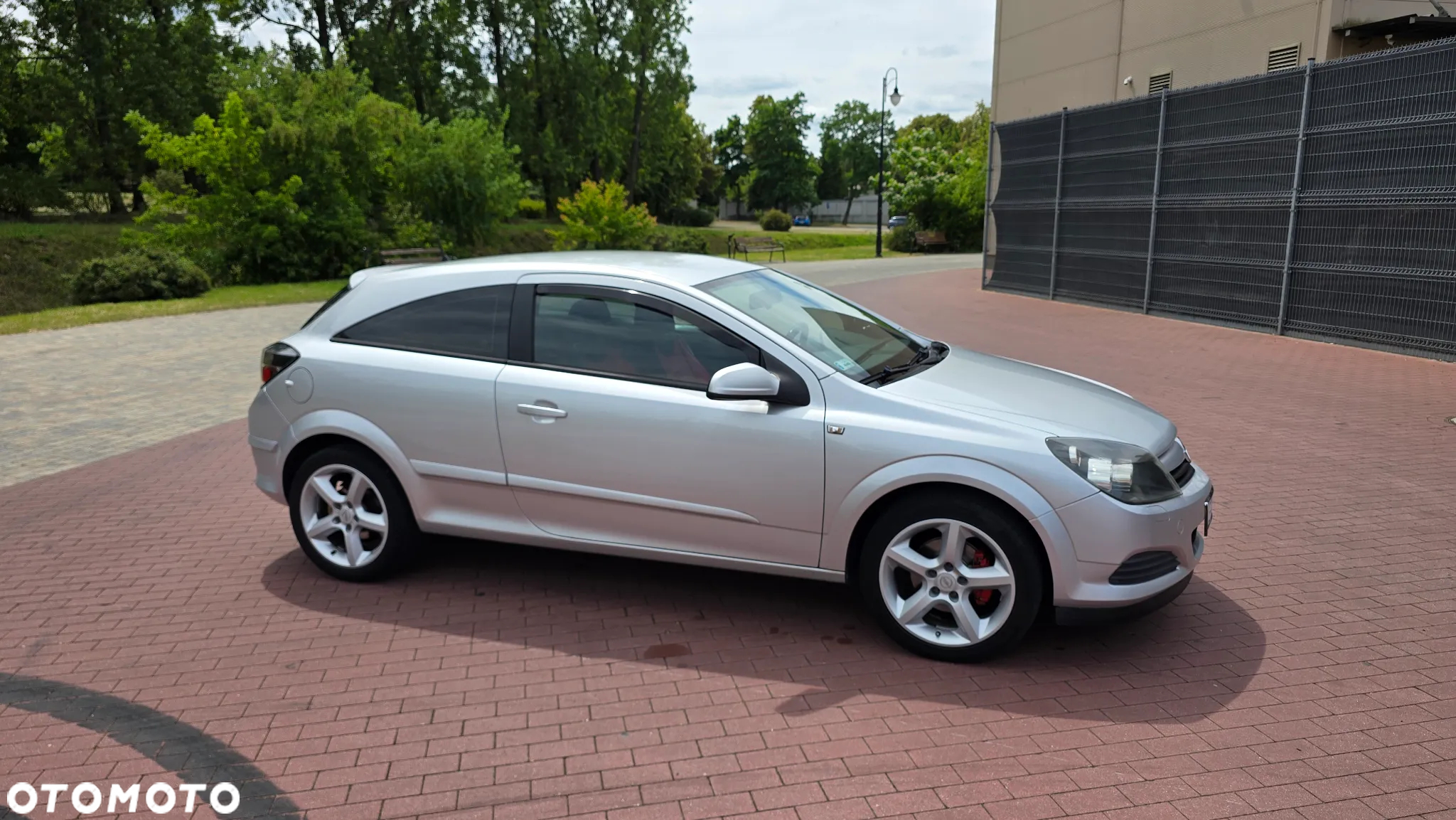 Opel Astra GTC 1.8 Sport - 5