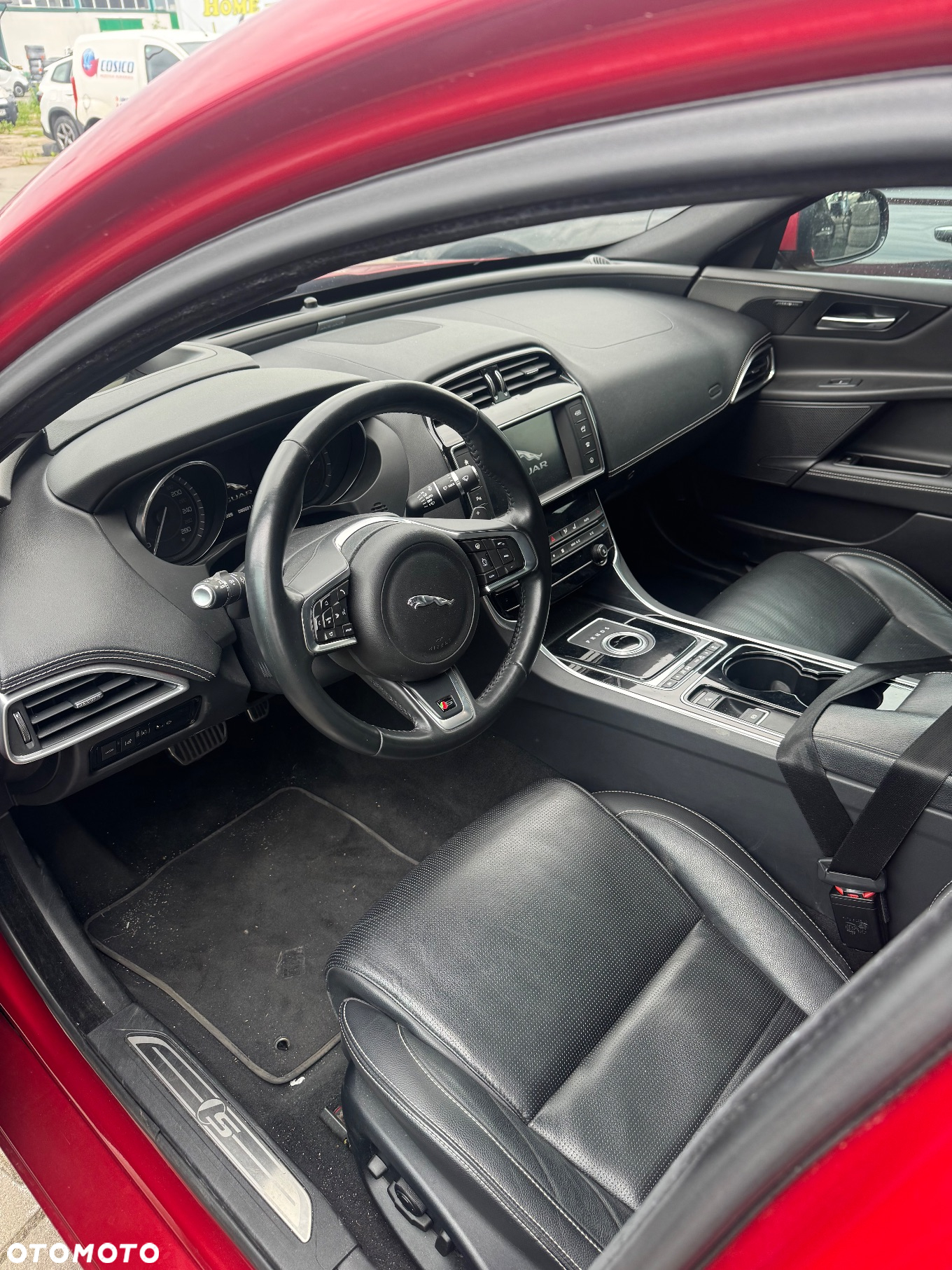 Jaguar XE - 5