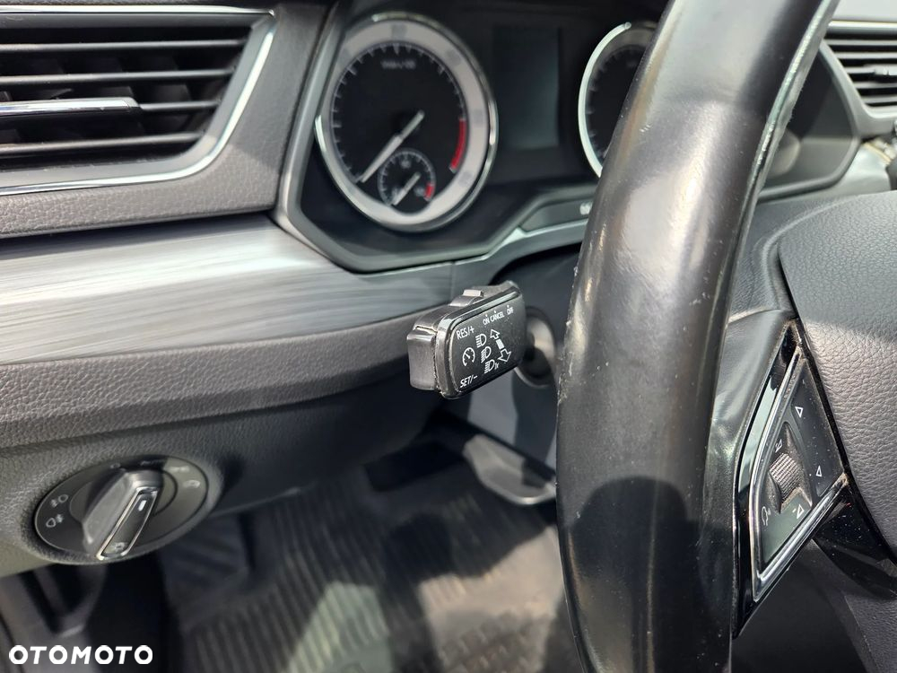 Skoda Superb 2.0 TDI Ambition - 15