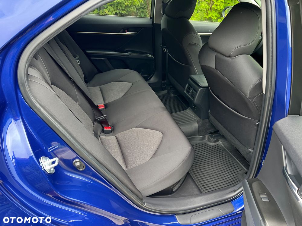 Toyota Camry 2.5 Hybrid Comfort CVT - 28