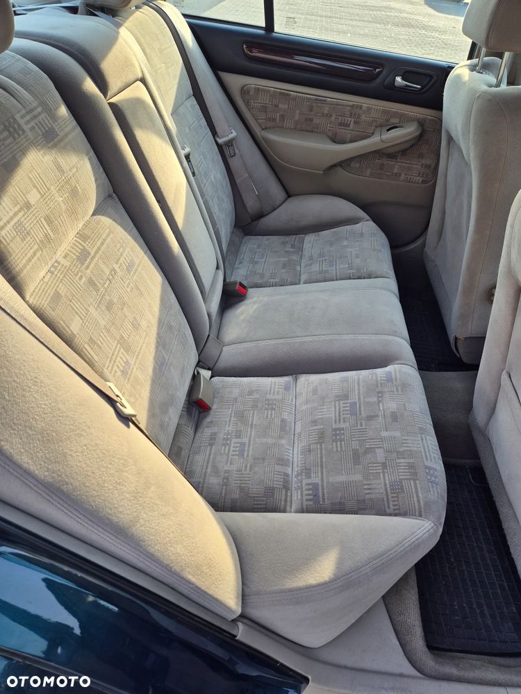 Honda Accord 1.8i LS - 11