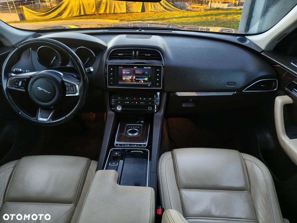 Jaguar F-Pace 2.0 i4D AWD Prestige - 14