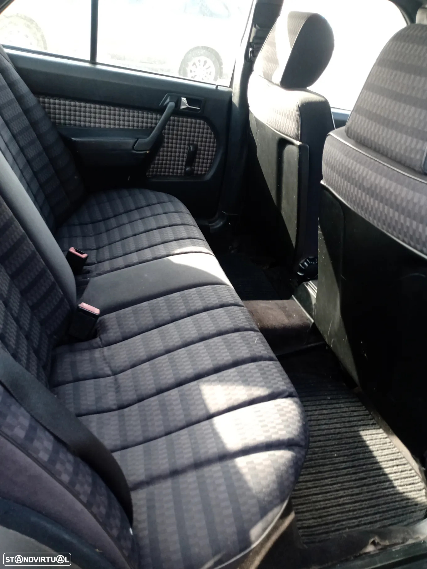 Mercedes-Benz 190 E 2.0 - 7