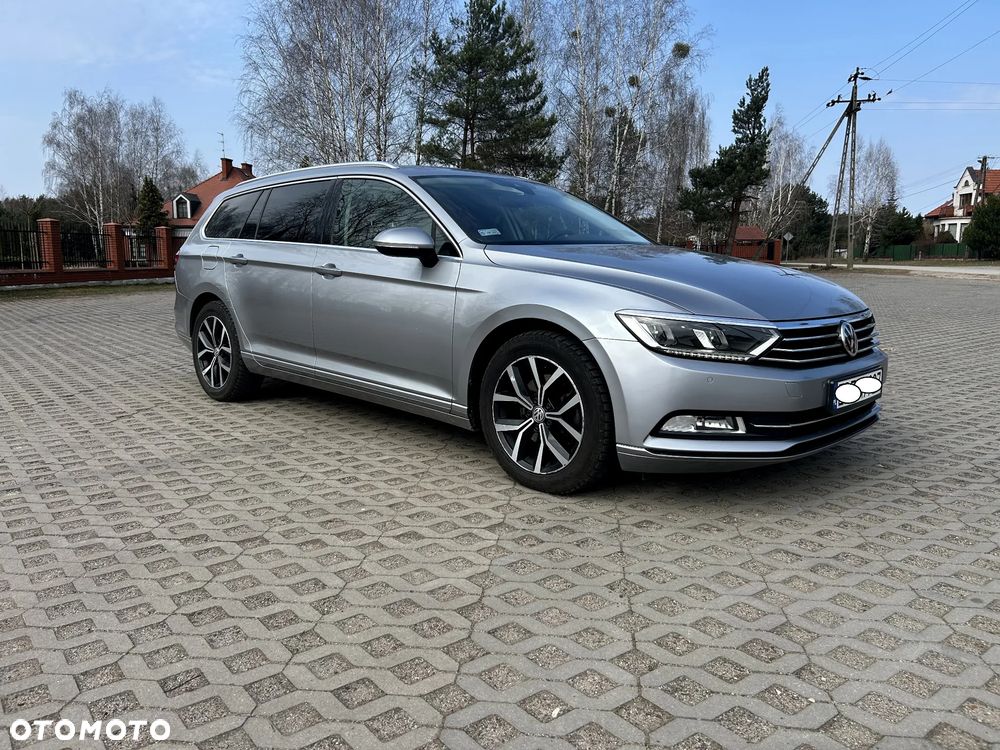 Volkswagen Passat - 1