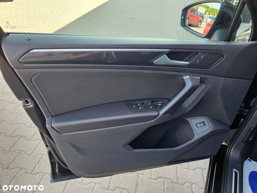 Volkswagen Tiguan - 12
