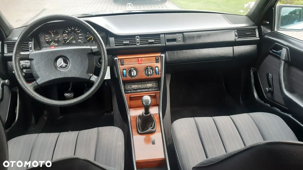 Mercedes-Benz W124 (1984-1993) - 14