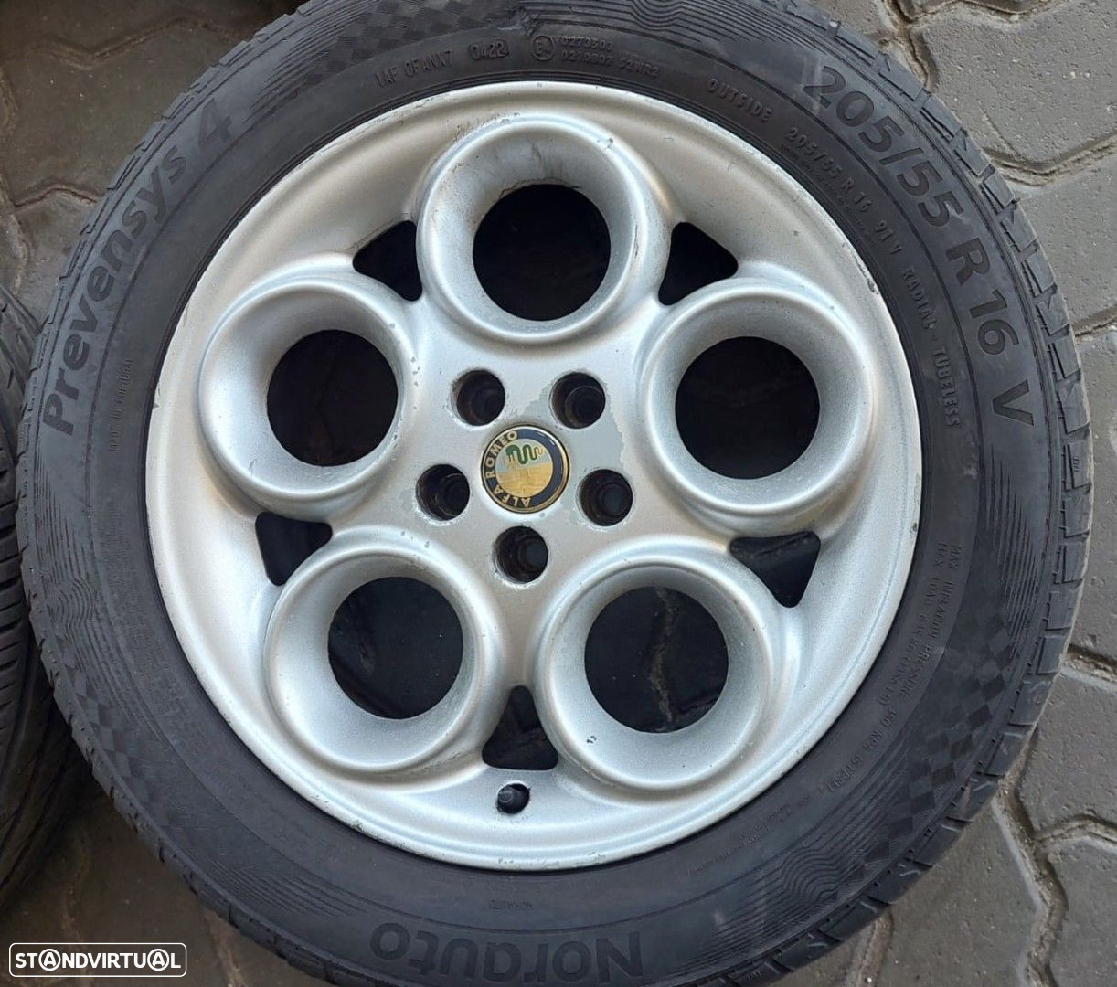 Jantes Alfa Romeo R16 com pneus 205/55 furação 4x98 - 4