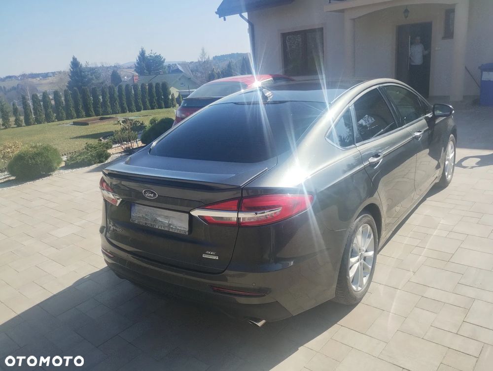 Ford Fusion - 12