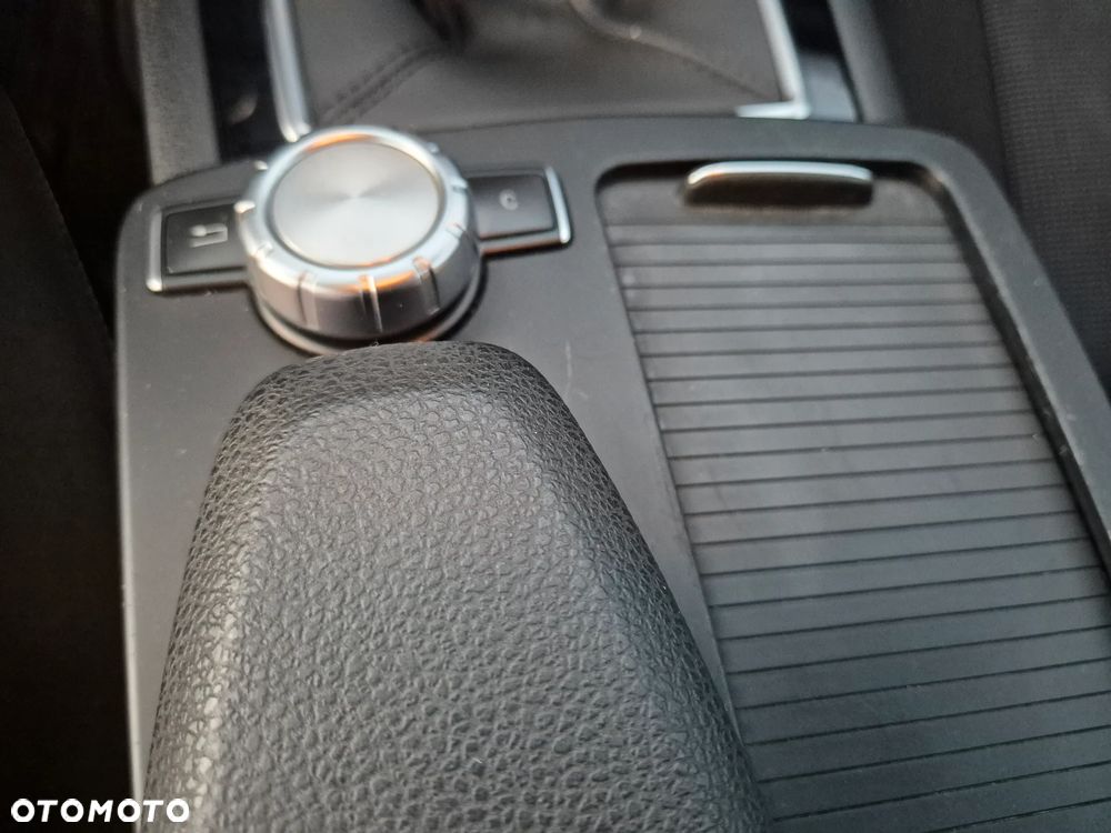 Mercedes-Benz Klasa C 200 CDI DPF (BlueEFFICIENCY) Avantgarde - 8